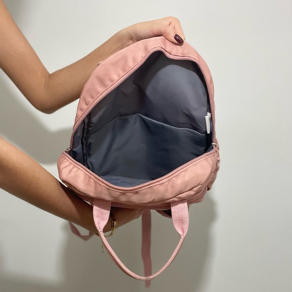 Multi pocket Backpack - Picture 2 of 6